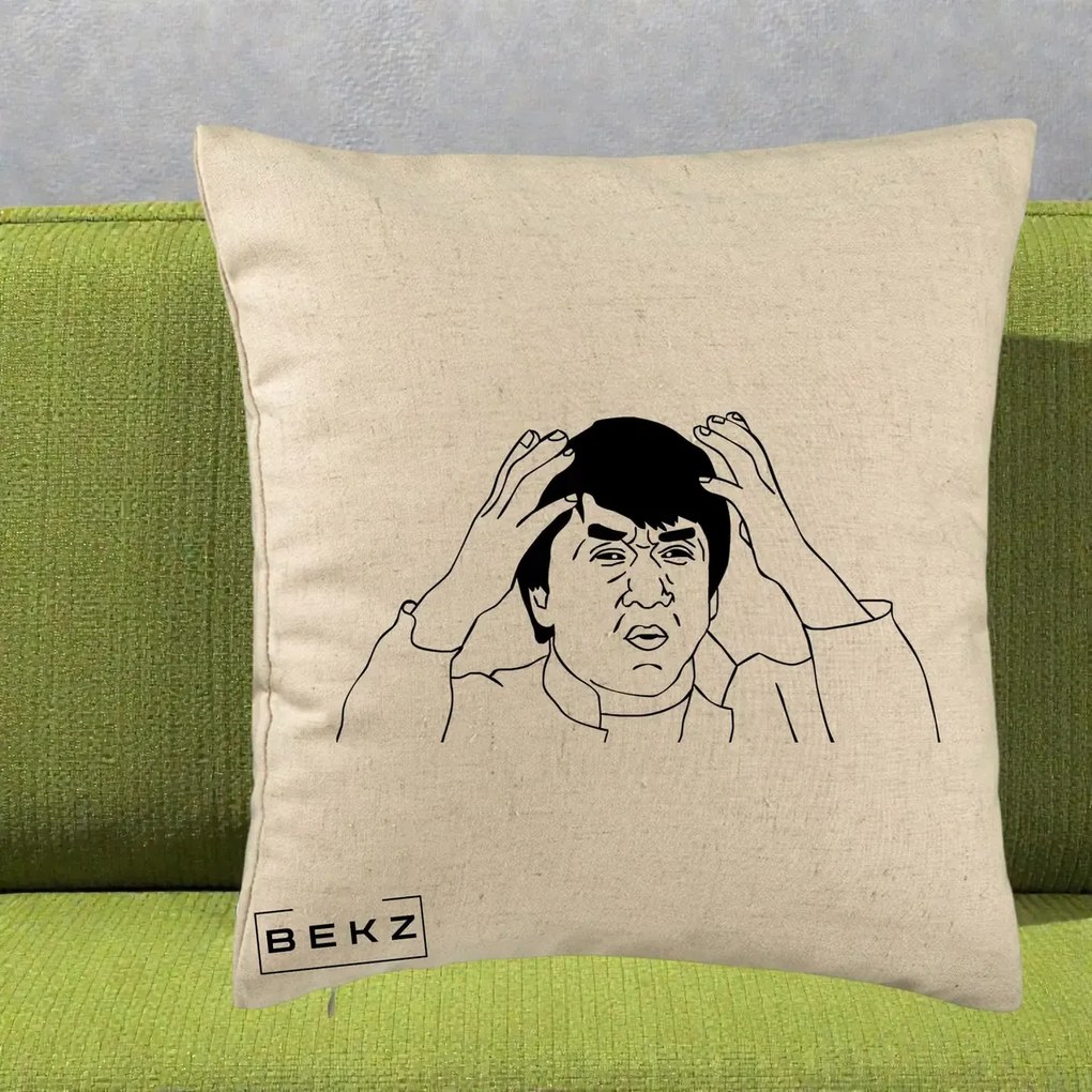 Perna Decorativa Jackie Chan WTF, 40x40 cm, Bej, Husa Detasabila, Perna Inclusa, BEKZ®
