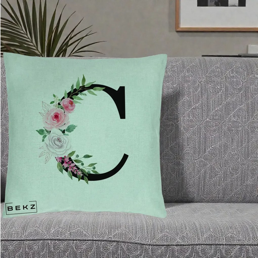 Cadou Personalizat - Perna Personalizata Monograma Florala Litera C, 40x40 cm, Verde Menta, Husa Detasabila, Perna Inclusa, BEKZ®