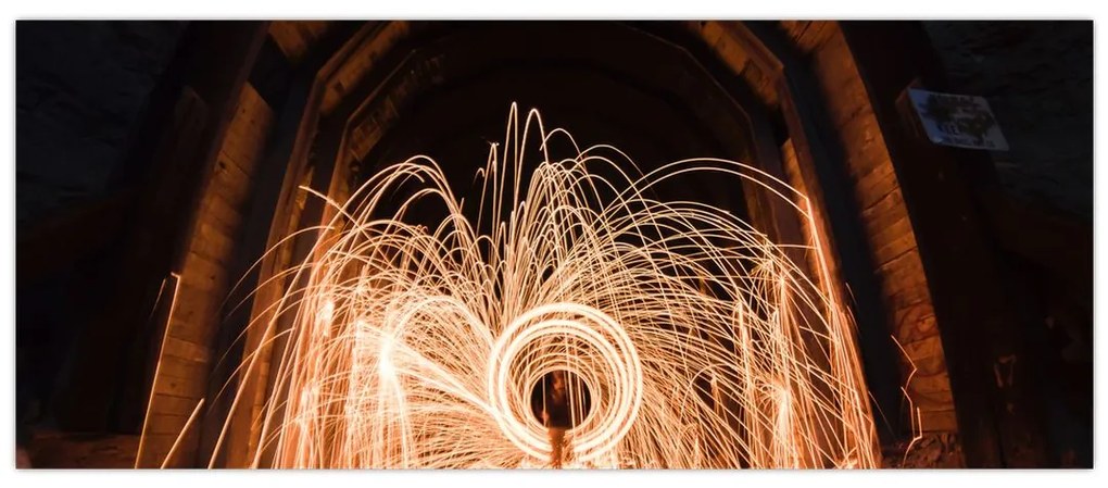 Tablou - Show de lumini deasupra șinelor (120x50 cm)