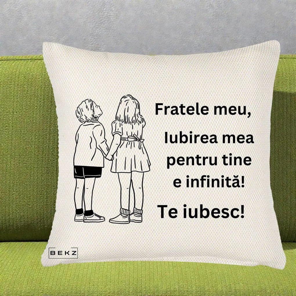 Cadou pentru Frate - Perna Personalizata Fratele Meu Te Iubesc Copii Tinand Maini Line Art, 40x40 cm, Crem Reliefat, Husa Detasabila, Perna Inclusa, BEKZ®