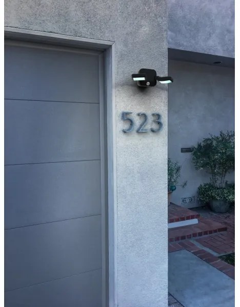 Osram - Proiector LED de perete pentru exterior cu senzor BATTERY 2xLED/5W/4xD IP54