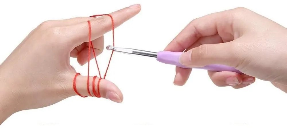 Set de crosetat cu accesorii, in husa