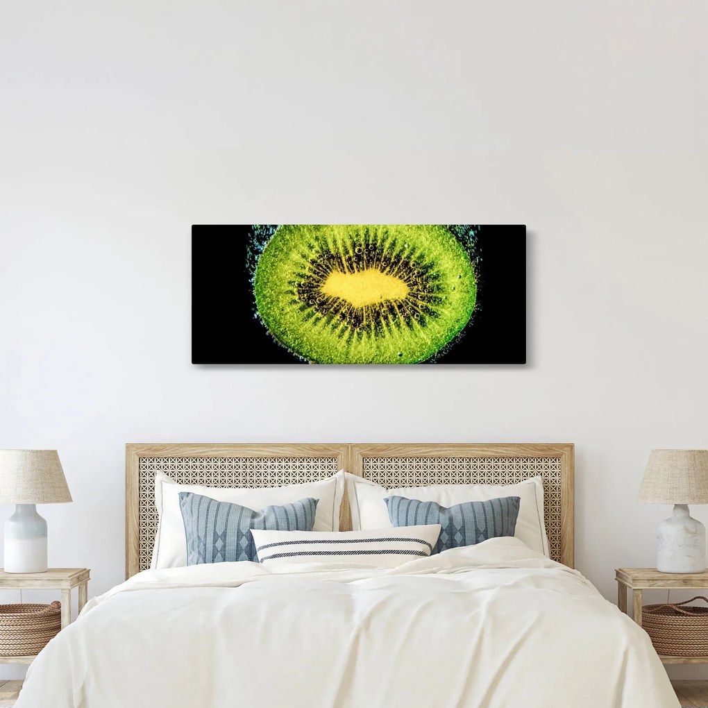 Tablou - detailu cu kiwi în apă (120x50 cm)