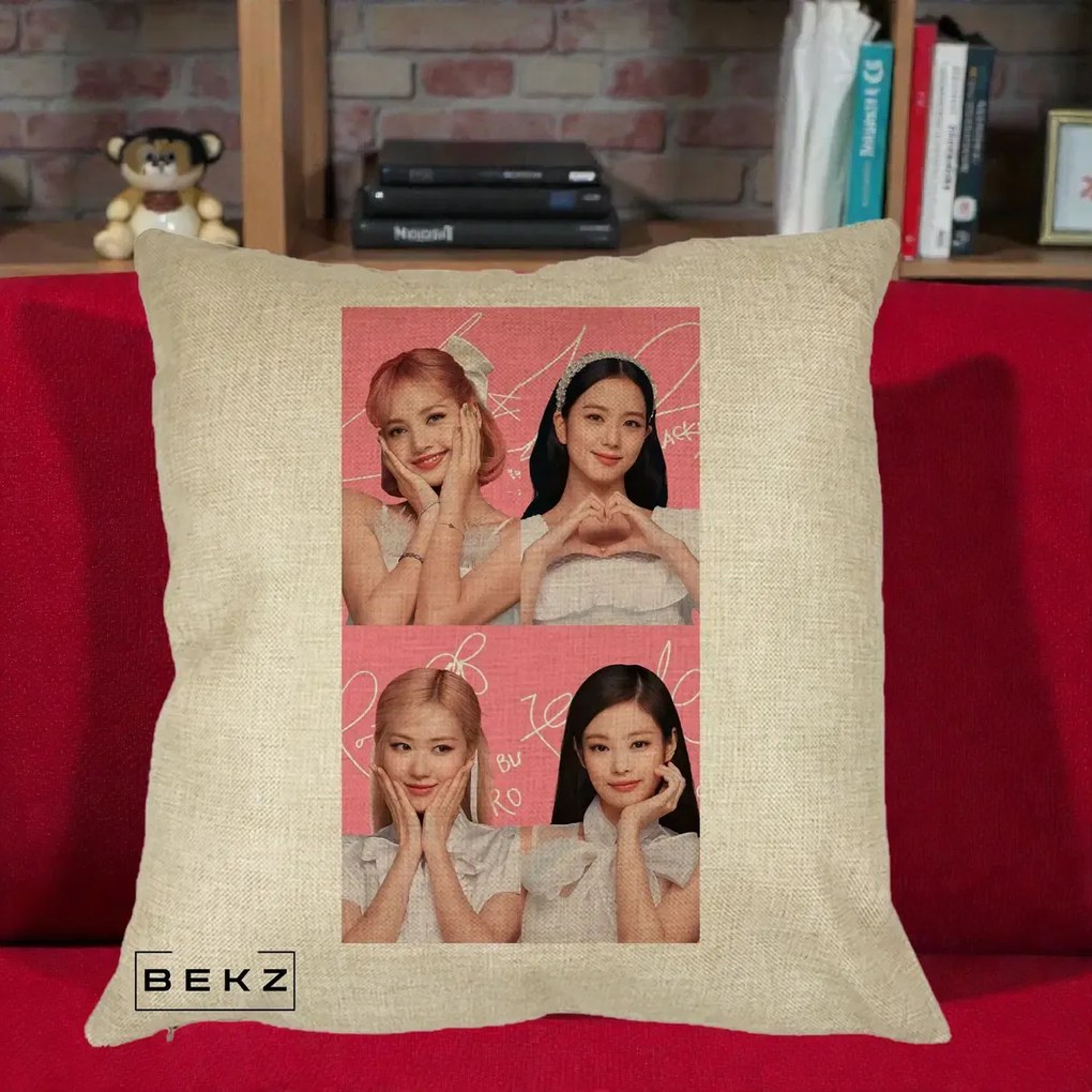 Perna Personalizata K-pop BLACKPINK Colaj Roz, 40x40 cm, Crem, Husa Detasabila, Perna Inclusa, BEKZ®