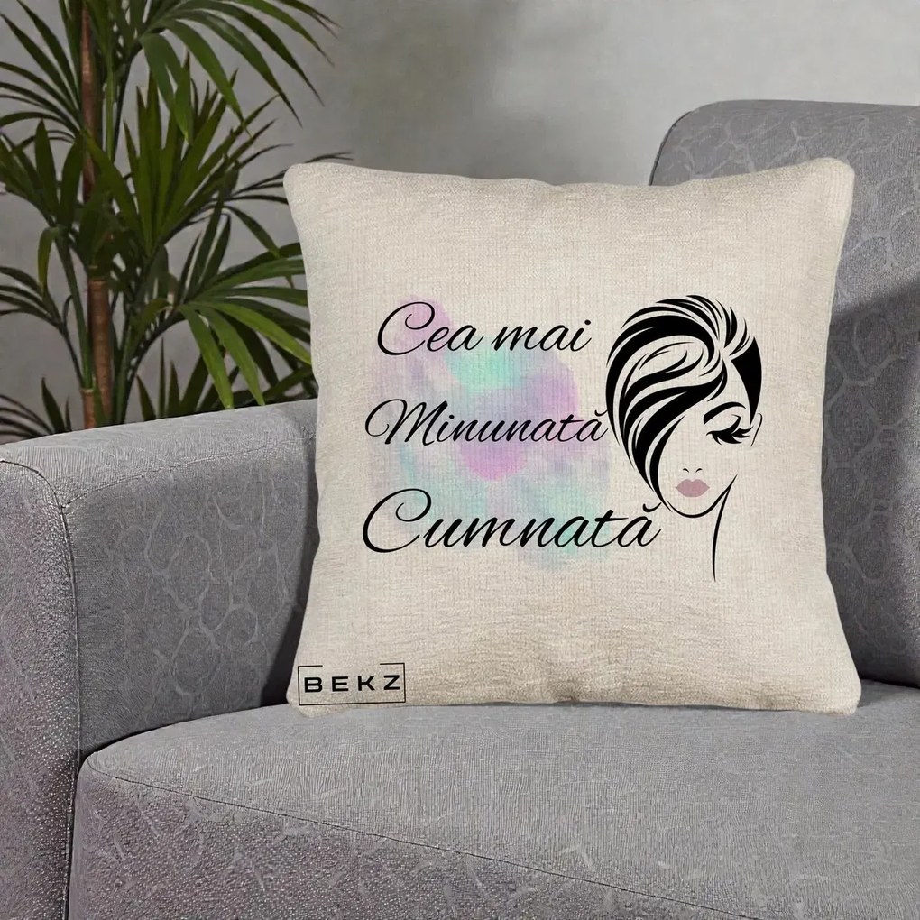 Cadou pentru Cumnata - Perna Personalizata Cea mai Minunata Cumnata cu Silueta Dama si Pete Multicolor, 40x40 cm, Bej Canapea, Husa Detasabila, Perna Inclusa, BEKZ®