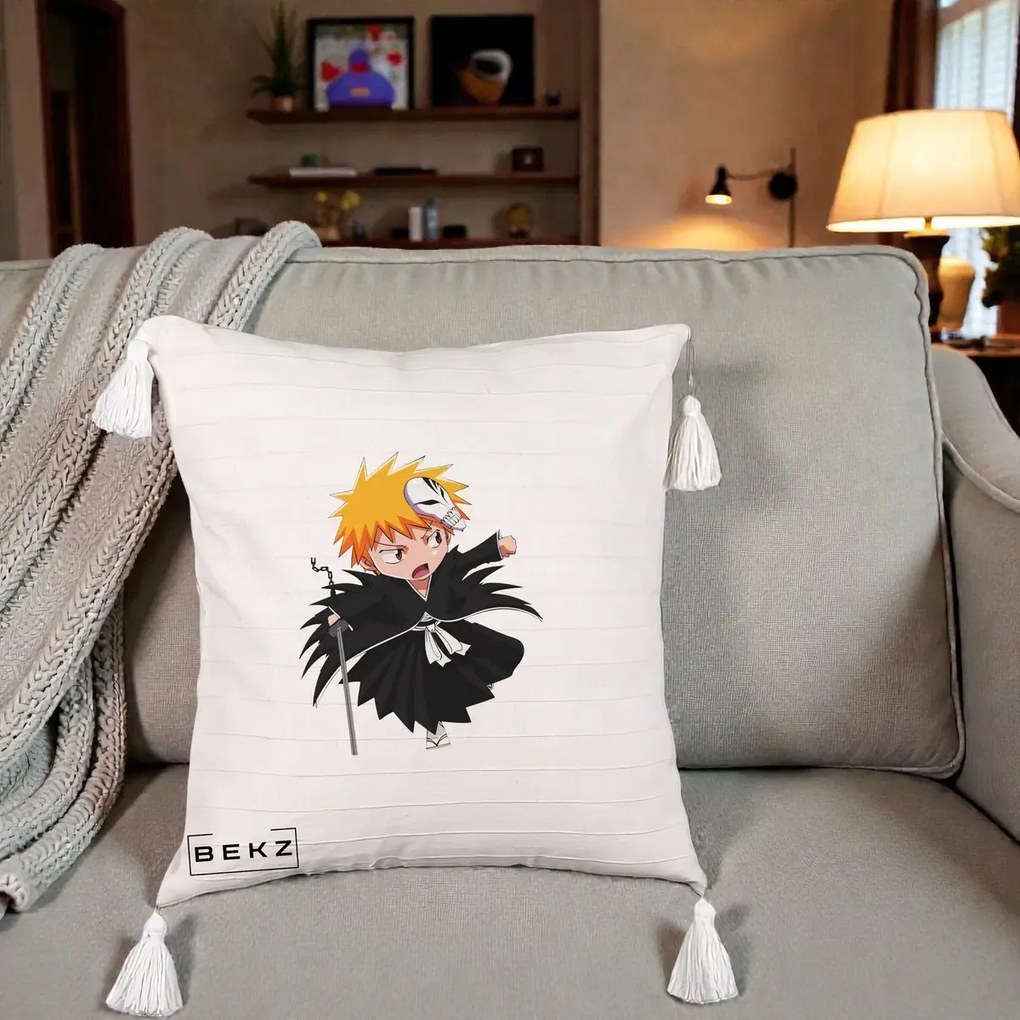Perna Personalizata Bleach Ichigo Chibi cu Masca, 40x40 cm, Bej cu Franjuri, Husa Detasabila, Perna Inclusa, BEKZ®