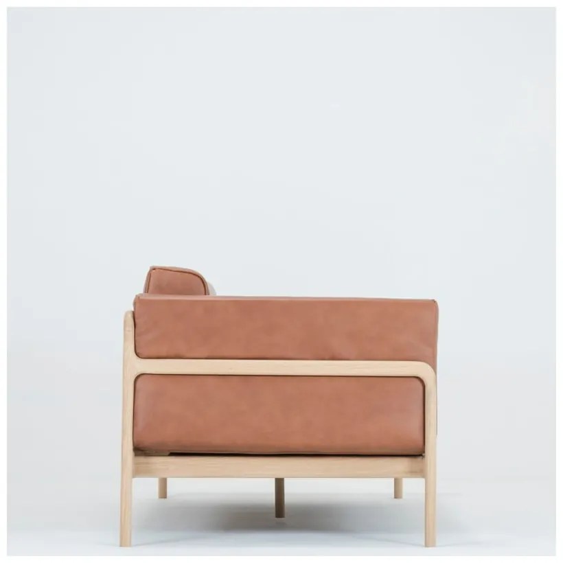 Canapea din piele bovină cu structură din lemn masiv de stejar Gazzda Fawn, maro cognac