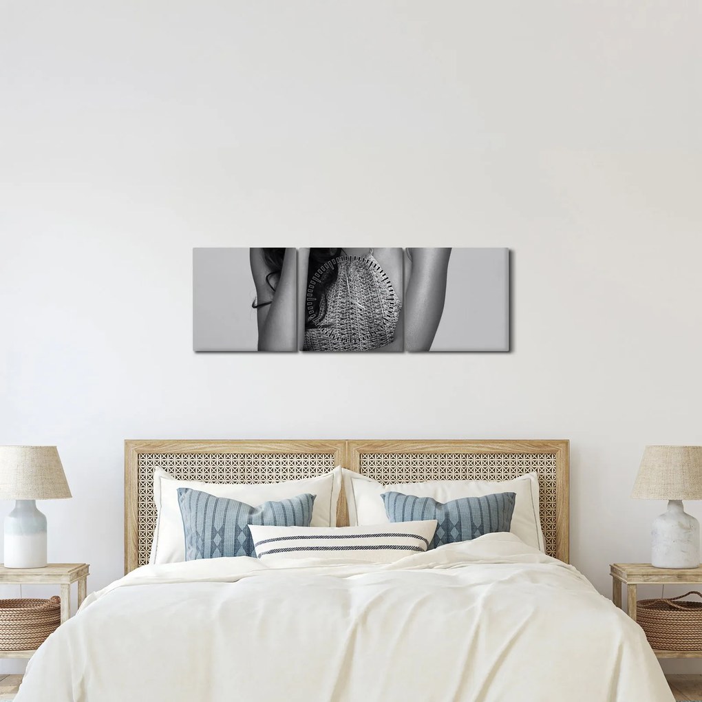 Tablou - Femeia stând jos (cu ceas) (90x30 cm)