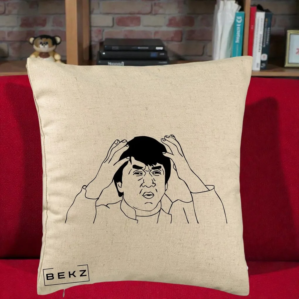 Perna Decorativa Jackie Chan WTF, 40x40 cm, Bej, Husa Detasabila, Perna Inclusa, BEKZ®