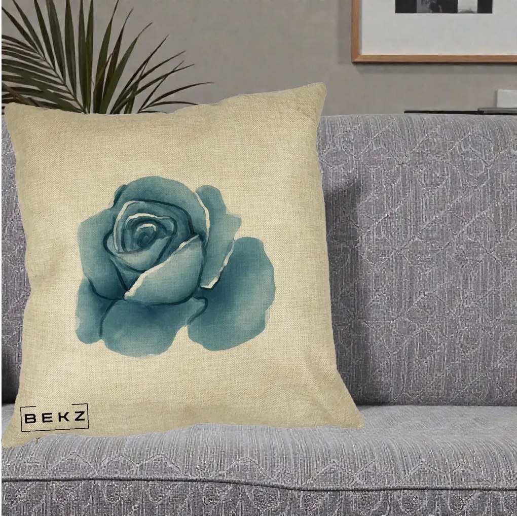 Perna Decorativa Trandafir Albastru Acuarela, 40x40 cm, Crem, Husa Detasabila, Perna Inclusa, BEKZ®