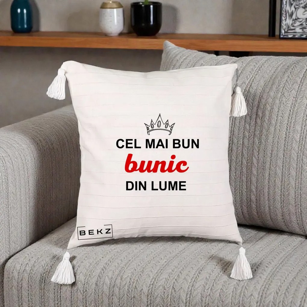 Cadou pentru Bunic - Perna Personalizata Cel Mai Bun Bunic Din Lume Coroana Rosu, 40x40 cm, Bej cu Franjuri, Husa Detasabila, Perna Inclusa, BEKZ®