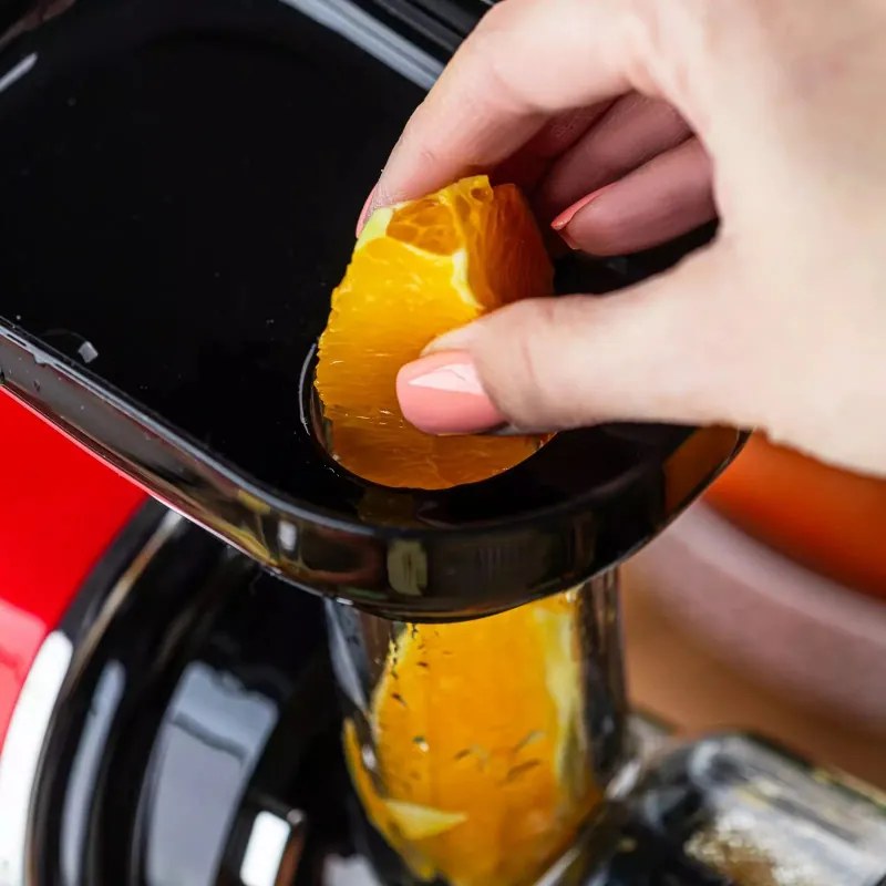 Storcator de fructe si legume Klausberg KB 7870, 150 W, 700 ml, Reverse, Accesorii, Rosu