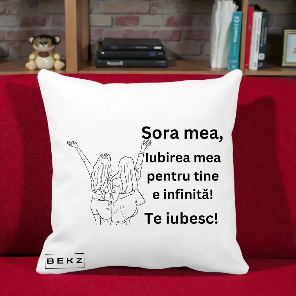 Cadou pentru Sora - Perna Personalizata Sora Mea Te Iubesc Line Art Doua Fete cu Brate Ridicate, 40x40 cm, Alba Mata, Husa Detasabila, Perna Inclusa, BEKZ®