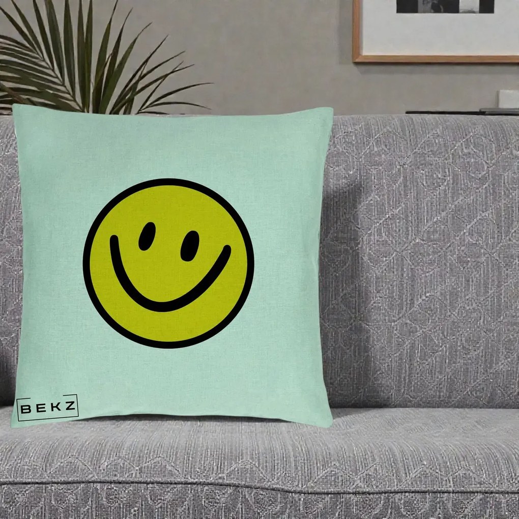 Perna Decorativa Smiley Face Galben Clasic, 40x40 cm, Verde Menta, Husa Detasabila, Perna Inclusa, BEKZ®