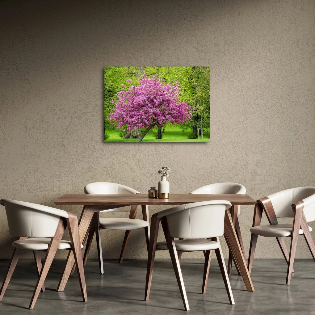 Tablou cu pom înflorit pe luncă (70x50 cm)