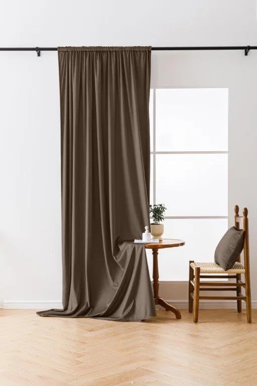 Draperie opaca maro VELVET 135x250 cm Sistem de agatare: Rejansa
