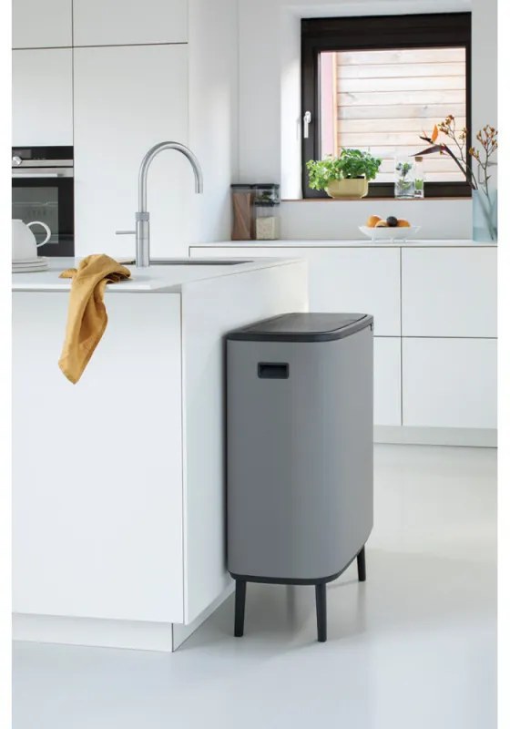 Cos de gunoi Brabantia Bo Touch Hi 1001266, 2x30 L, Perfect langa perete, Reglare picioare, Acoperit cu minerale, Gri