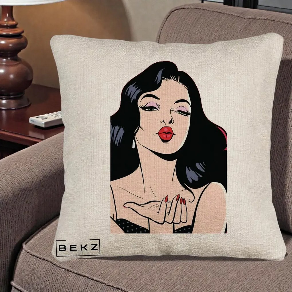 Perna Decorativa Femeie Pop-Art Kiss, 40x40 cm, Bej Canapea, Husa Detasabila, Perna Inclusa, BEKZ®