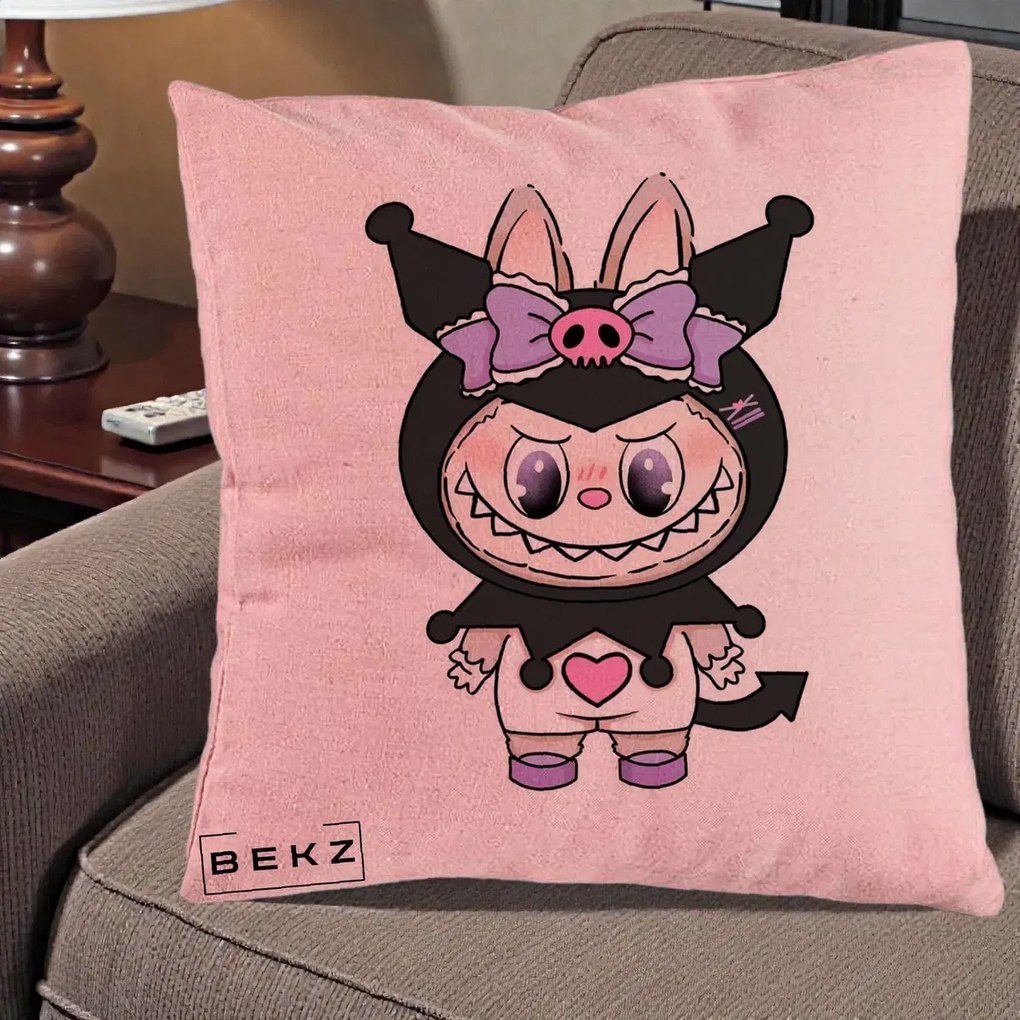 Perna Personalizata Labubu x Kuromi, 40x40 cm, Roz, Husa Detasabila, Perna Inclusa, BEKZ®