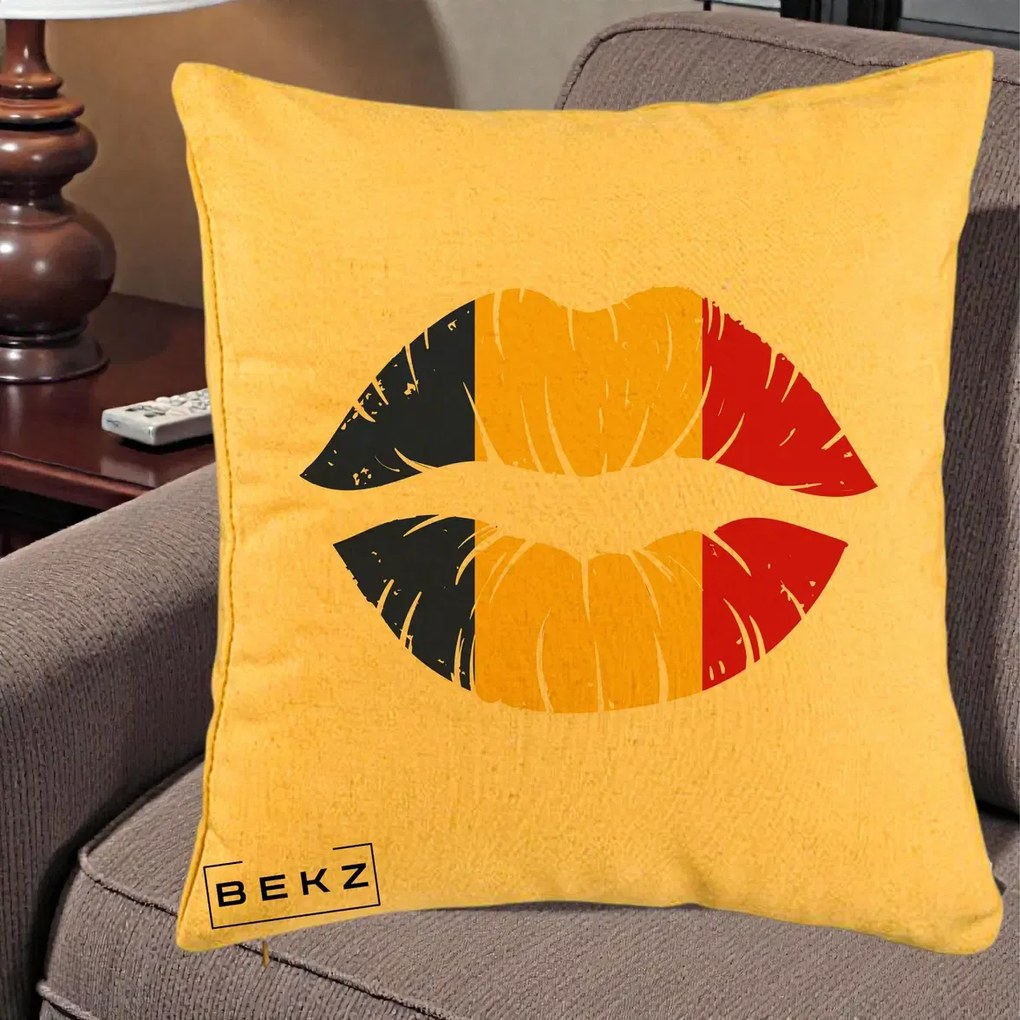 Perna Personalizata Buze Tricolor Romania, 40x40 cm, Galben, Husa Detasabila, Perna Inclusa, BEKZ®