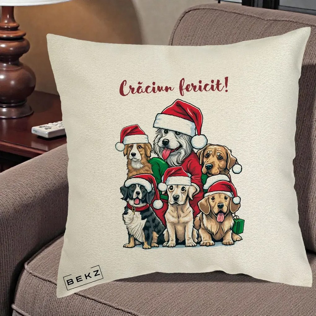 Perna Decorativa Caini cu Bonete Craciun Fericit, 40x40 cm, Ecru, Husa Detasabila, Perna Inclusa, BEKZ®