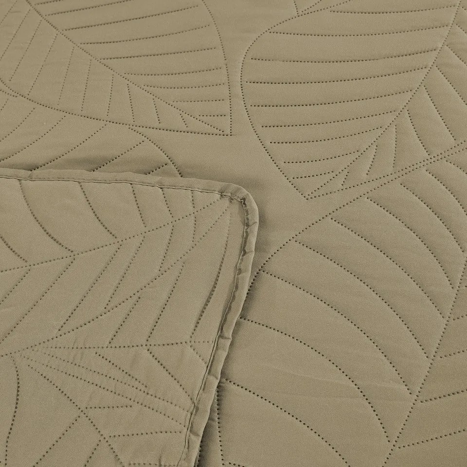 Cuvertura bej pentru pat cu model LEAVES Dimensiuni: 220 x 240 cm