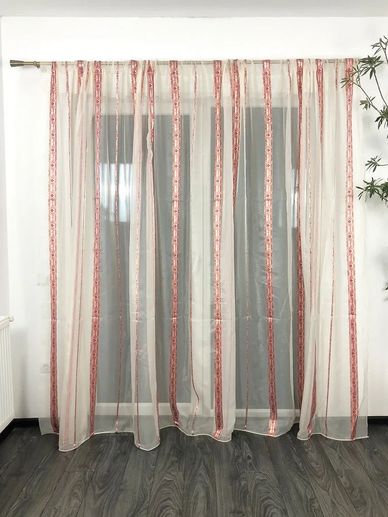 Perdea Voal cu motiv traditional floral rosu cod 2052