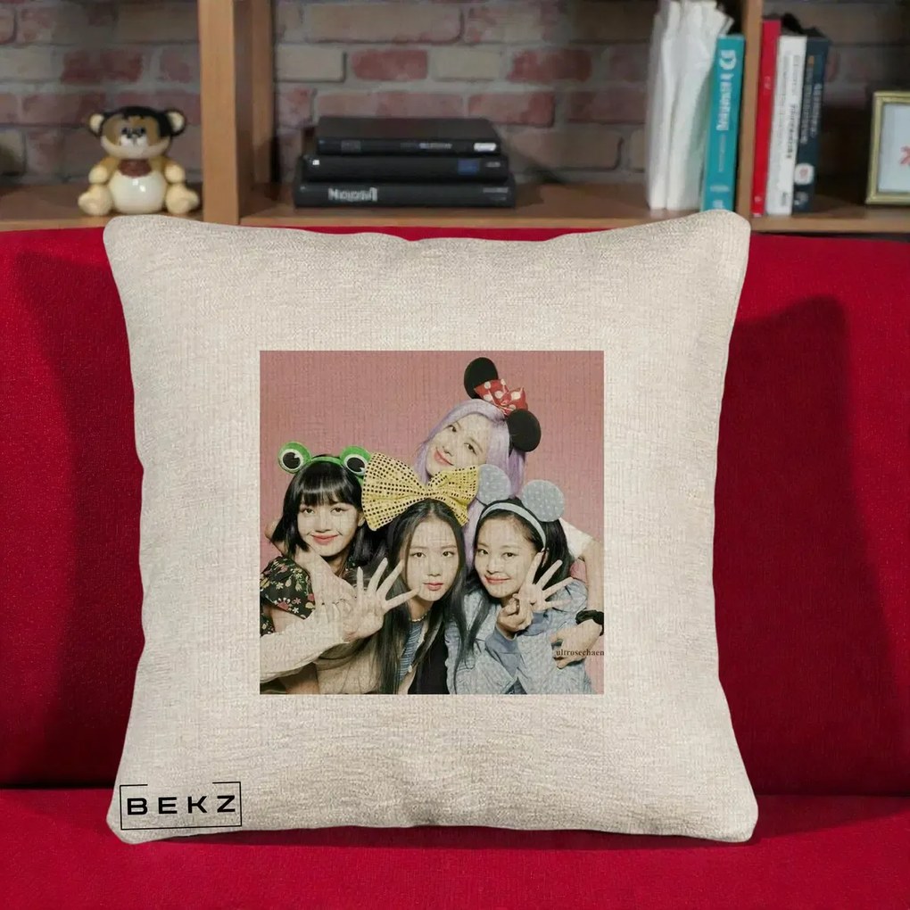 Perna Personalizata K-pop BLACKPINK Accesorii Haioase, 40x40 cm, Bej Canapea, Husa Detasabila, Perna Inclusa, BEKZ®