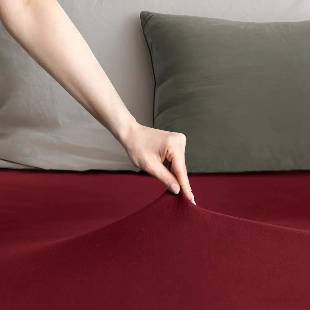 Cearceaf burgundy din jerseu cu elastic 220x200 cm Amber – Restilo