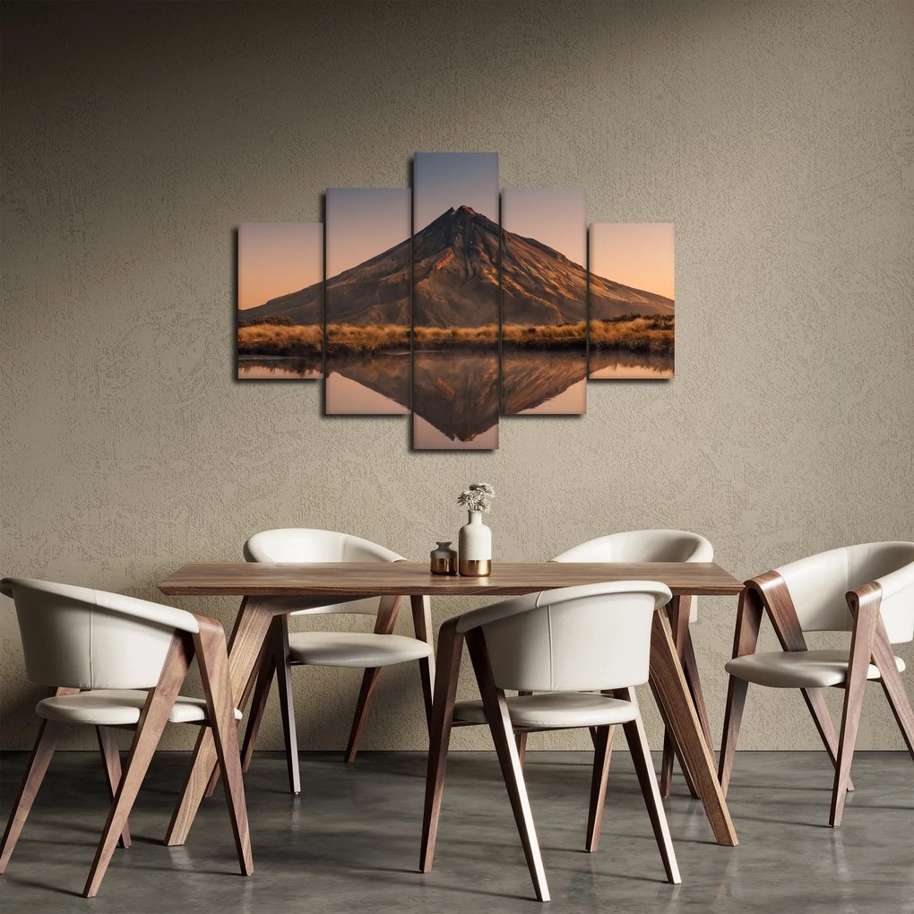 Tablou oglindirea muntelui Taranaki, Noua Zeelanda (150x105 cm)