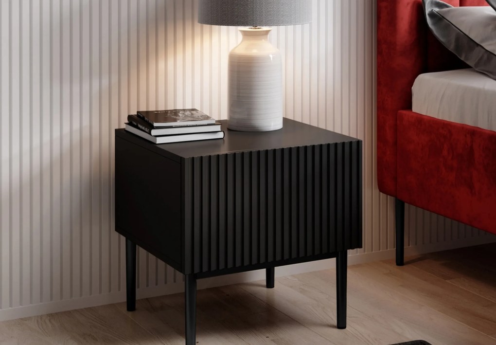 Set noptiera Nicole 46 cm - picioare negre / negre