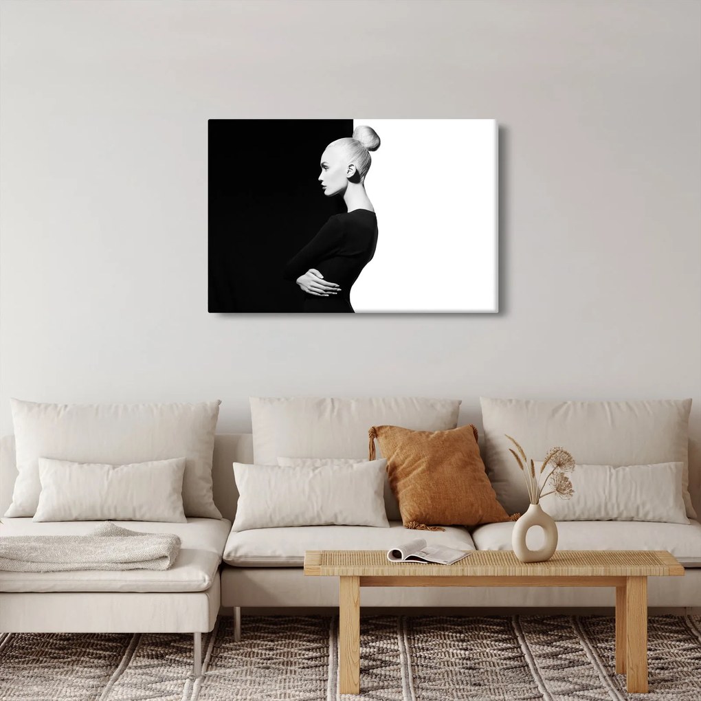 Tablou - O femeie à la yin și yang (90x60 cm)