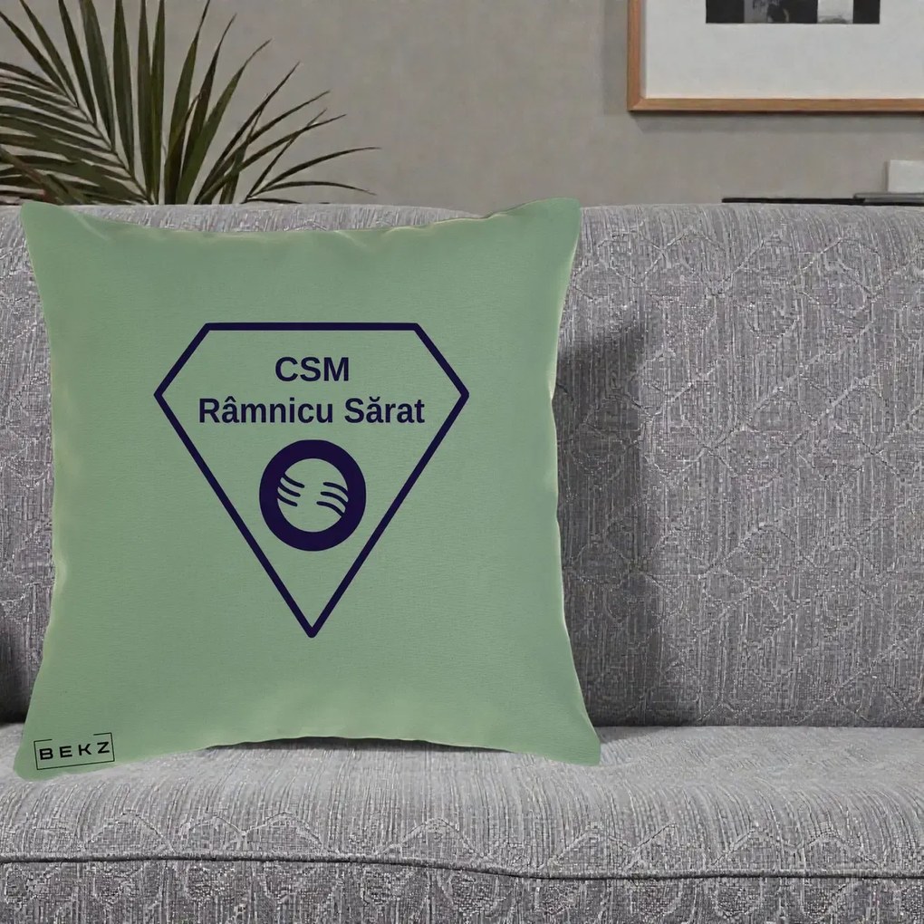 Perna Personalizata CSM Ramnicu Sarat Fotbal, 40x40 cm, Verde, Husa Detasabila, Perna Inclusa, BEKZ®