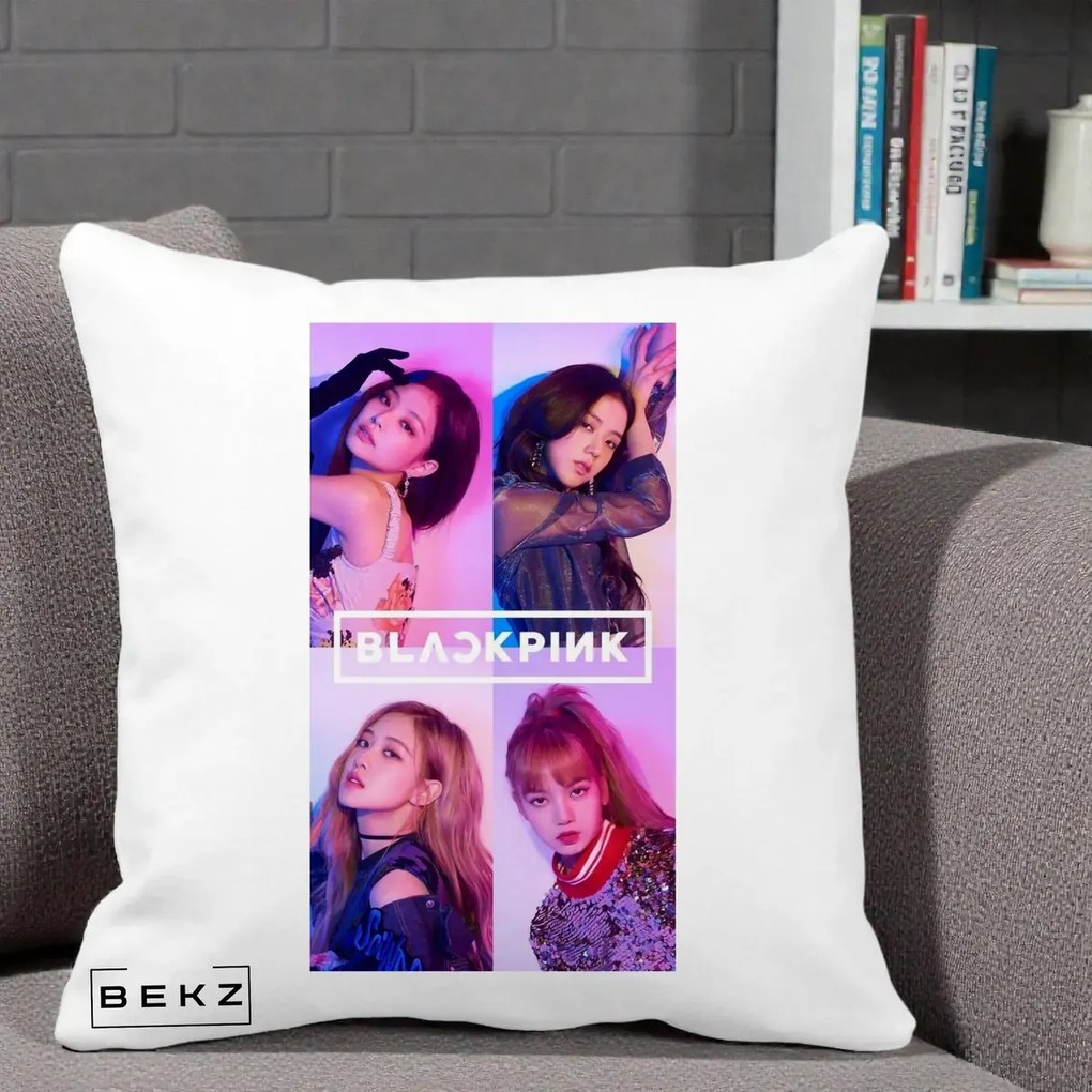 Perna Personalizata K-pop BLACKPINK Poster Colaj 4 Membre Violet Roz, 40x40 cm, Alba Mata, Husa Detasabila, Perna Inclusa, BEKZ®