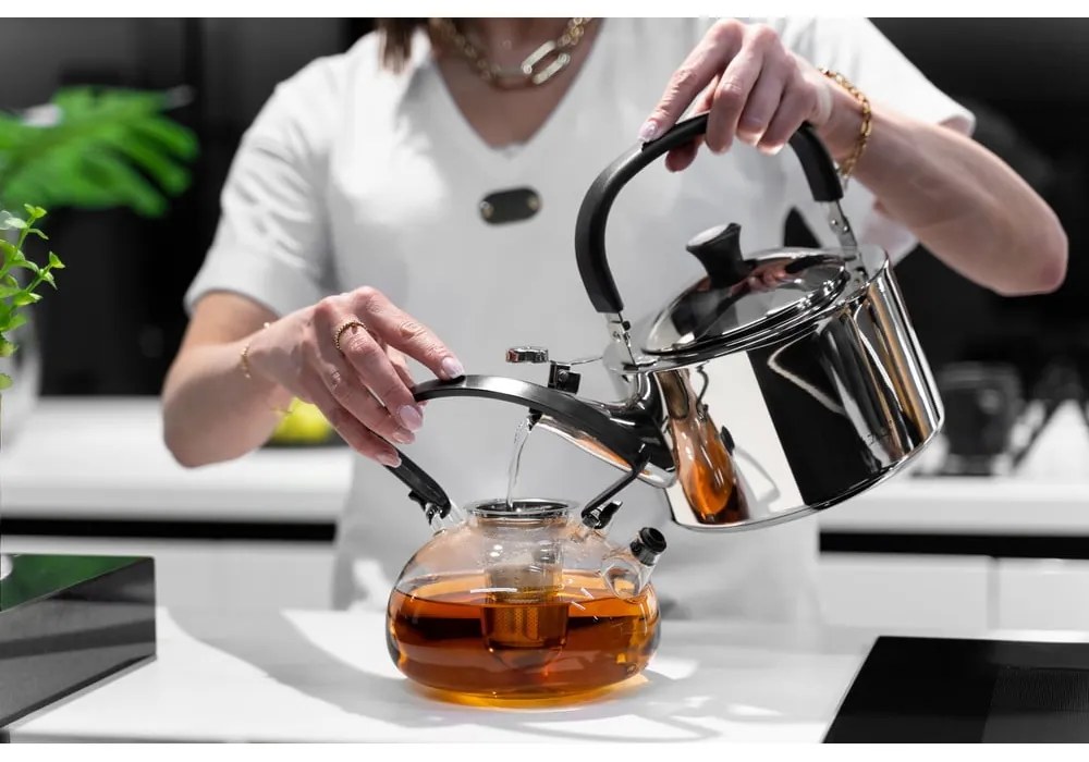 Ceainic din oțel inoxidabil lucios cu capac de presiune Vialli Design Diamante, 1,5 l