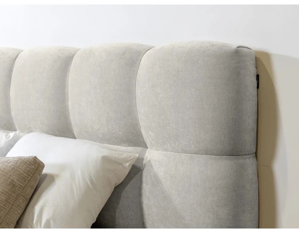 Pat matrimonial gri deschis tapițat cu somieră 180x200 cm Kumo – Bobochic Paris