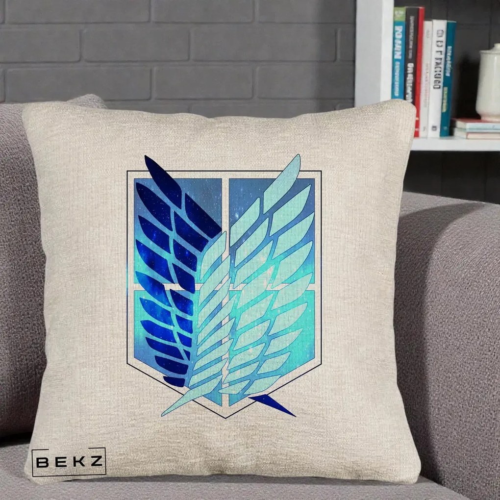 Perna Personalizata Attack on Titan Wings of Freedom, 40x40 cm, Bej Canapea, Husa Detasabila, Perna Inclusa, BEKZ®
