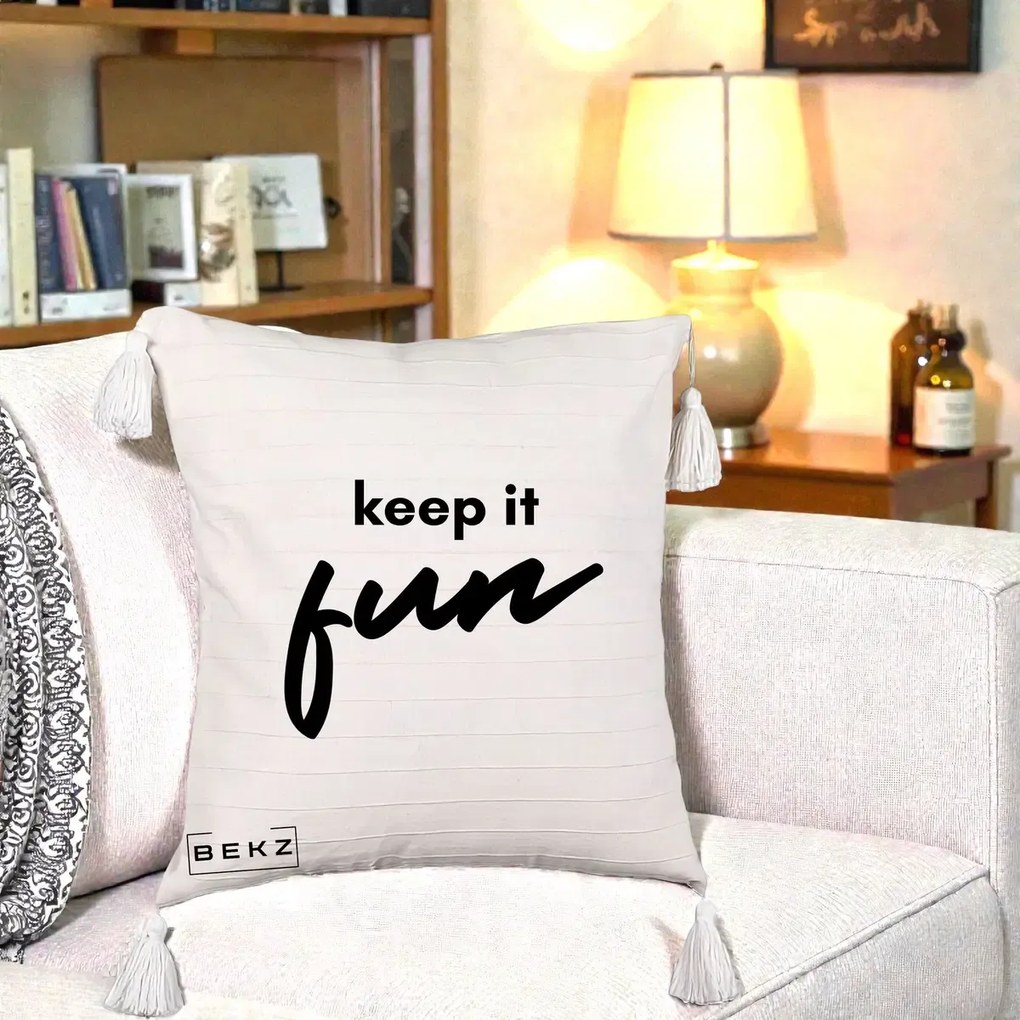 Perna Decorativa Keep It Fun, 40x40 cm, Bej cu Franjuri, Husa Detasabila, Perna Inclusa, BEKZ®