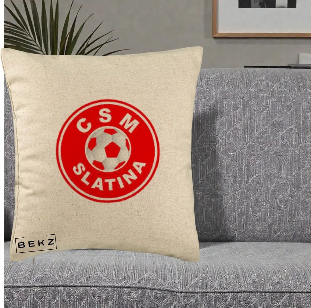 Perna Personalizata CSM Slatina Fotbal, 40x40 cm, Bej, Husa Detasabila, Perna Inclusa, BEKZ®