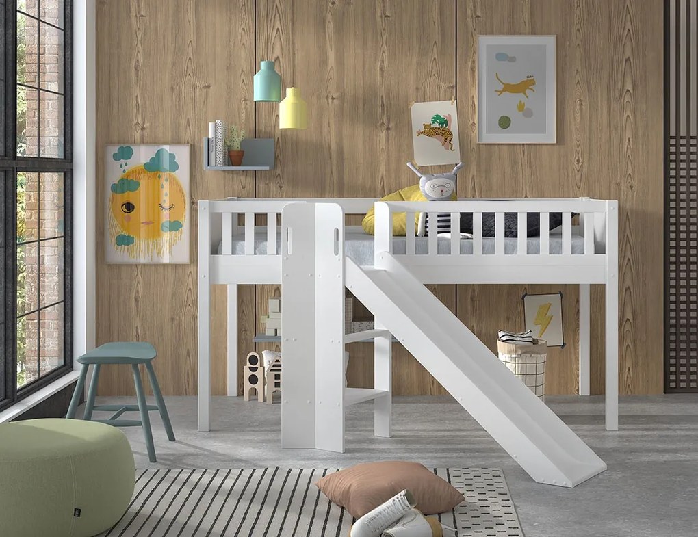 Set SCOTT este format din Pat copiiul loft cu tobogan, cortina de joacă ASTRO, tunel și 3 buzunare de depozitare.