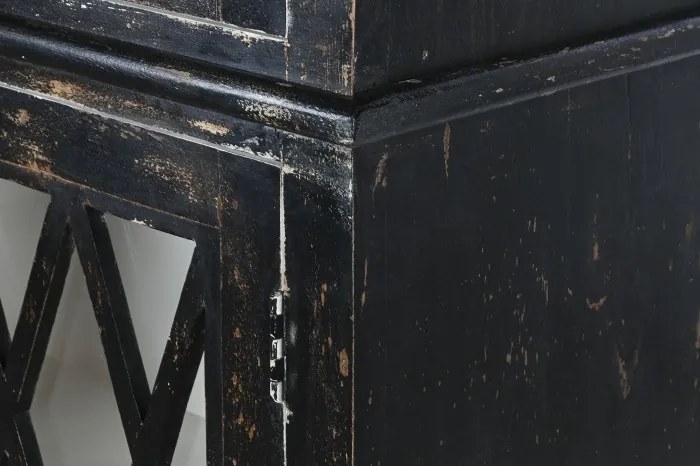 Vitrina, neagra, din lemn masiv, cu aspect vintage, Manor