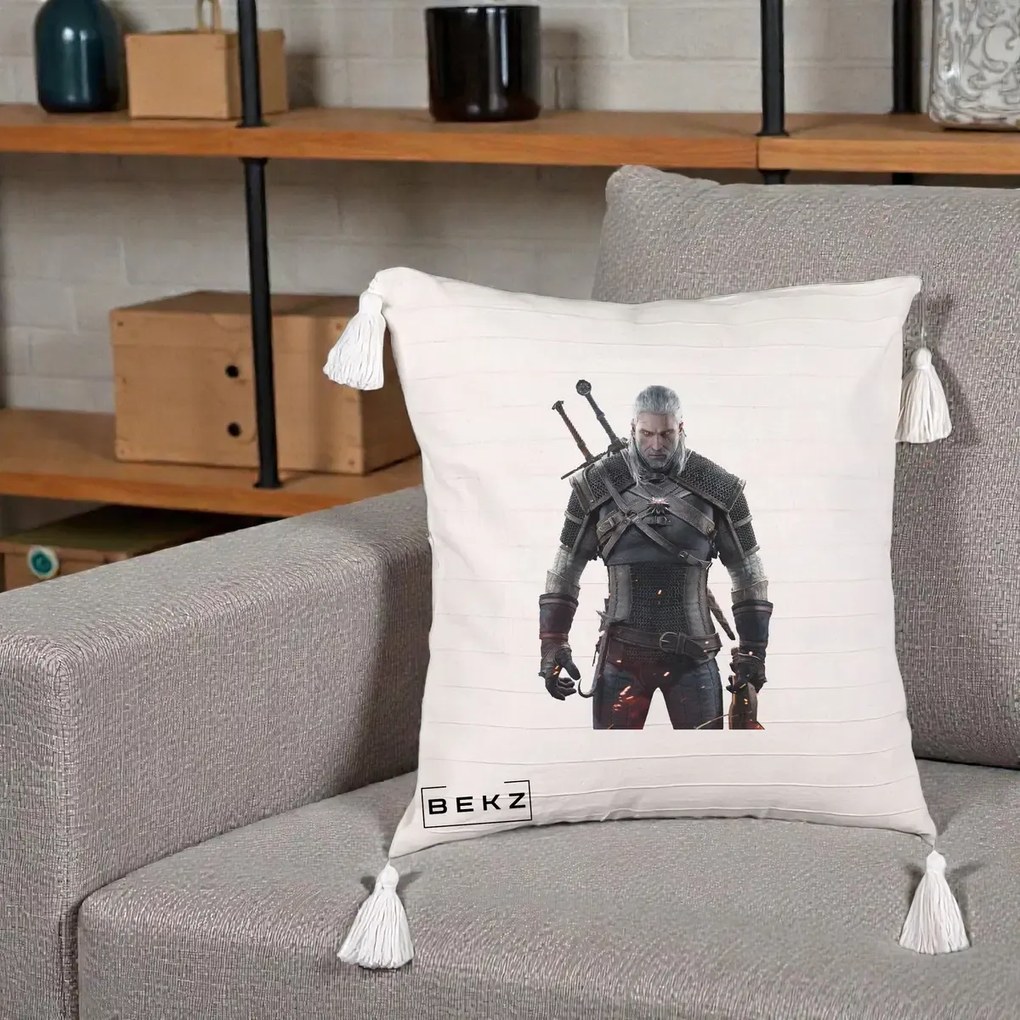 Perna Personalizata The Witcher Geralt of Rivia Portret, 40x40 cm, Bej cu Franjuri, Husa Detasabila, Perna Inclusa, BEKZ®