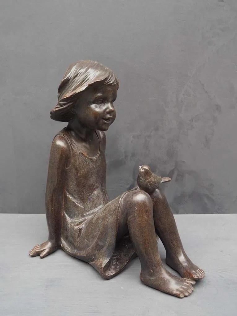Decoratiune de masa, din rasina, copil si pasare, The toddler