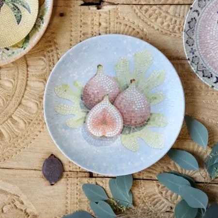 Tavă pentru servire din ceramică cu model mozaic și motiv smochine, H2,8/D26,5 cm, skyblue &amp; cherry, „Chartres”