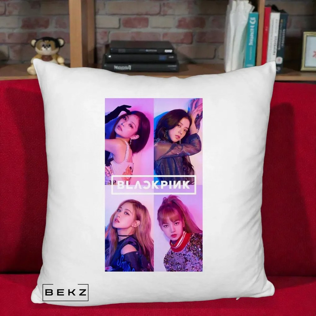 Perna Personalizata K-pop BLACKPINK Poster Colaj 4 Membre Violet Roz, 40x40 cm, Alb Pufos, Husa Detasabila, Perna Inclusa, BEKZ®