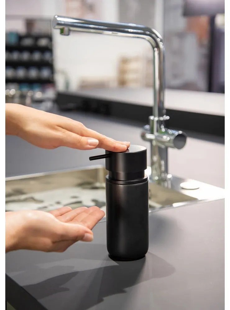 Dozator din ceramică pentru săpun Wenko Black Outdoor Kitchen Silo, negru