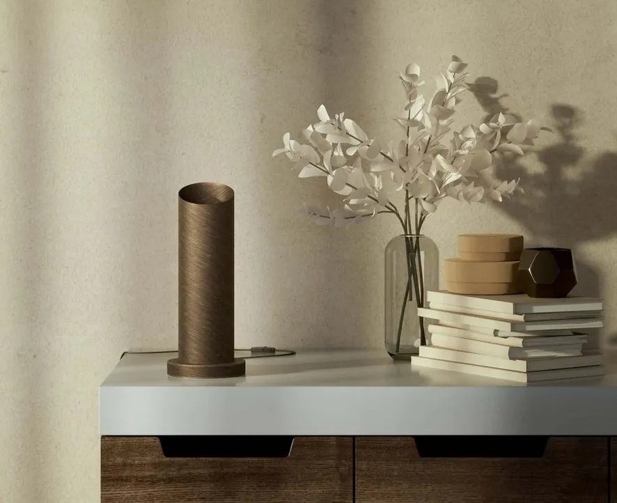 Lampa de masa tubulara din alama personalizabila Venere