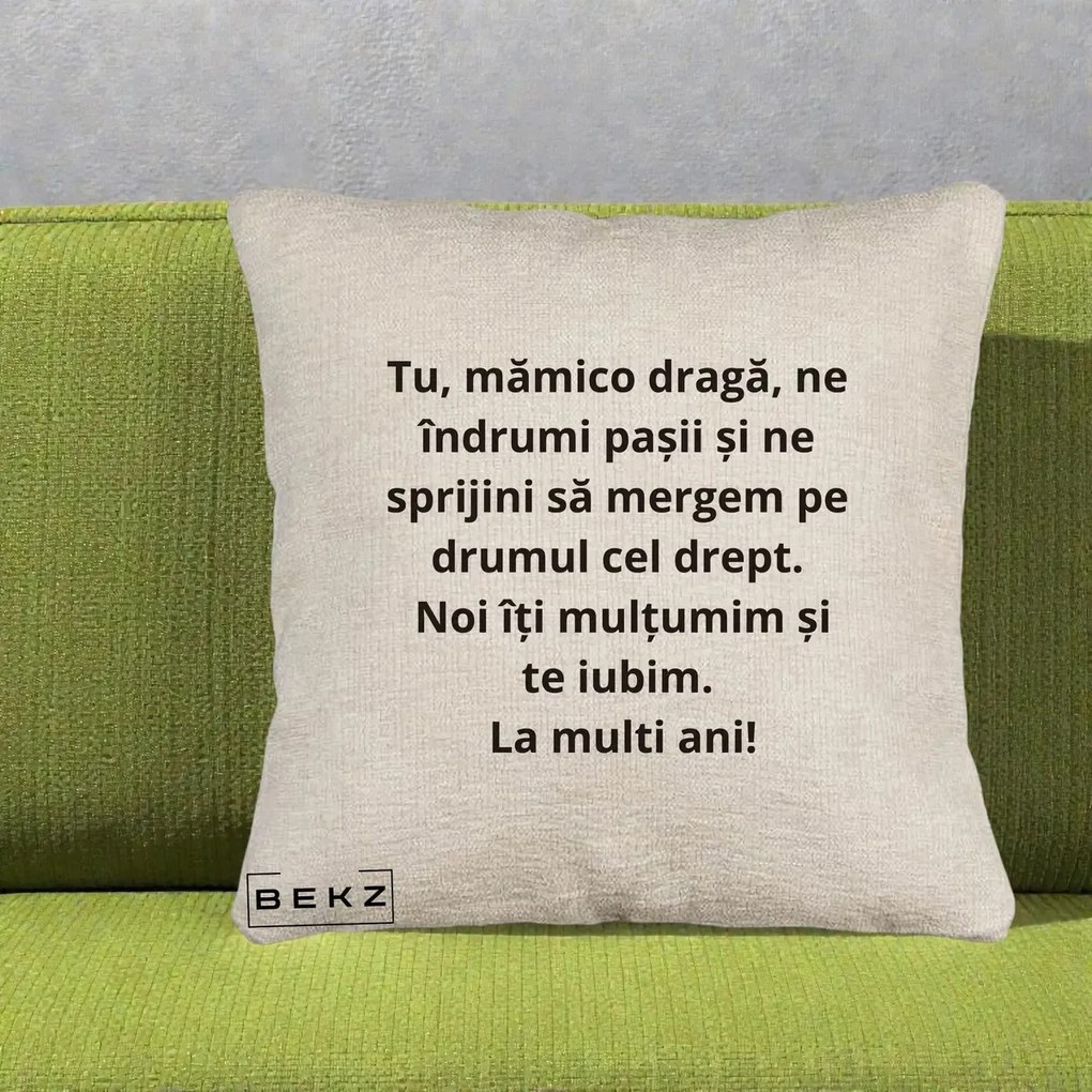 Cadou pentru Mama - Perna Personalizata Mamico Draga Te Iubim La Multi Ani cu Text Negru, 40x40 cm, Bej Canapea, Husa Detasabila, Perna Inclusa, BEKZ®