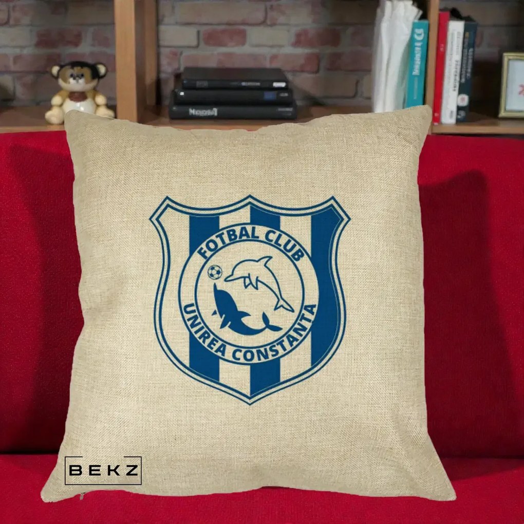 Perna Personalizata FC Unirea Constanta Fotbal, 40x40 cm, Crem, Husa Detasabila, Perna Inclusa, BEKZ®