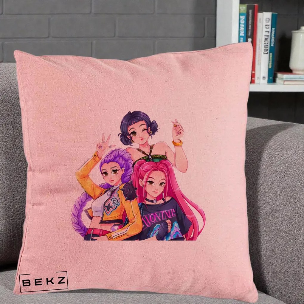 Perna Personalizata K-pop HUNTRX Trio Animat Fete Foto, 40x40 cm, Roz, Husa Detasabila, Perna Inclusa, BEKZ®